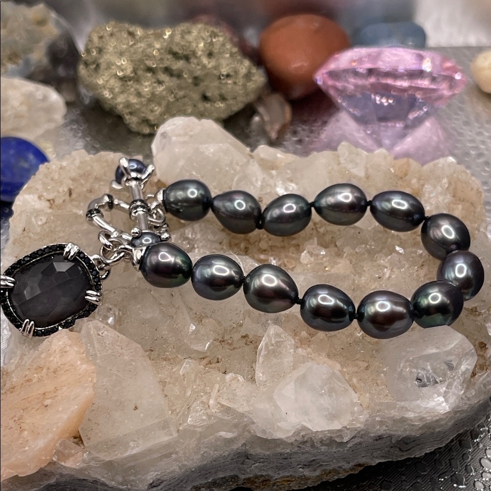 3.15.26-94 Exquisite Black Tahitian Pearl Bracelet